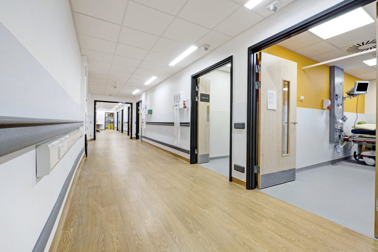 Barnet Hospital – Acute Medical Unit, photograph 2 of 18