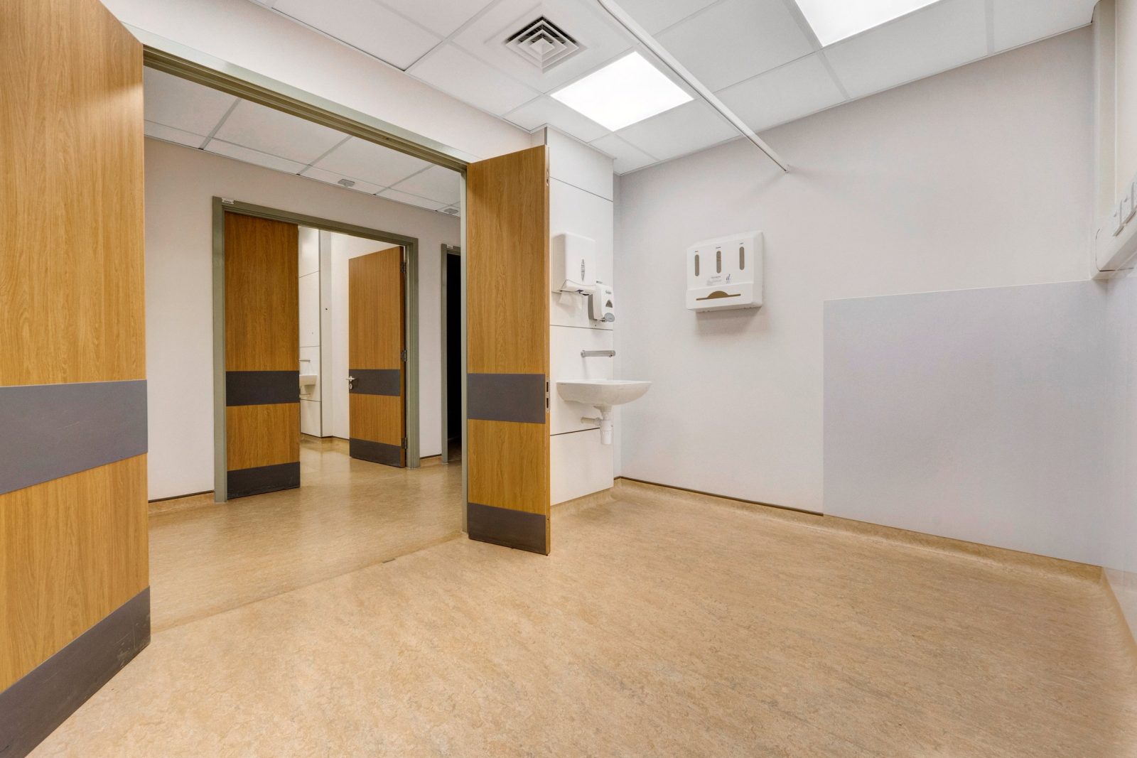 Broomfield Hospital – UTC Ward, photograph 2 of 8