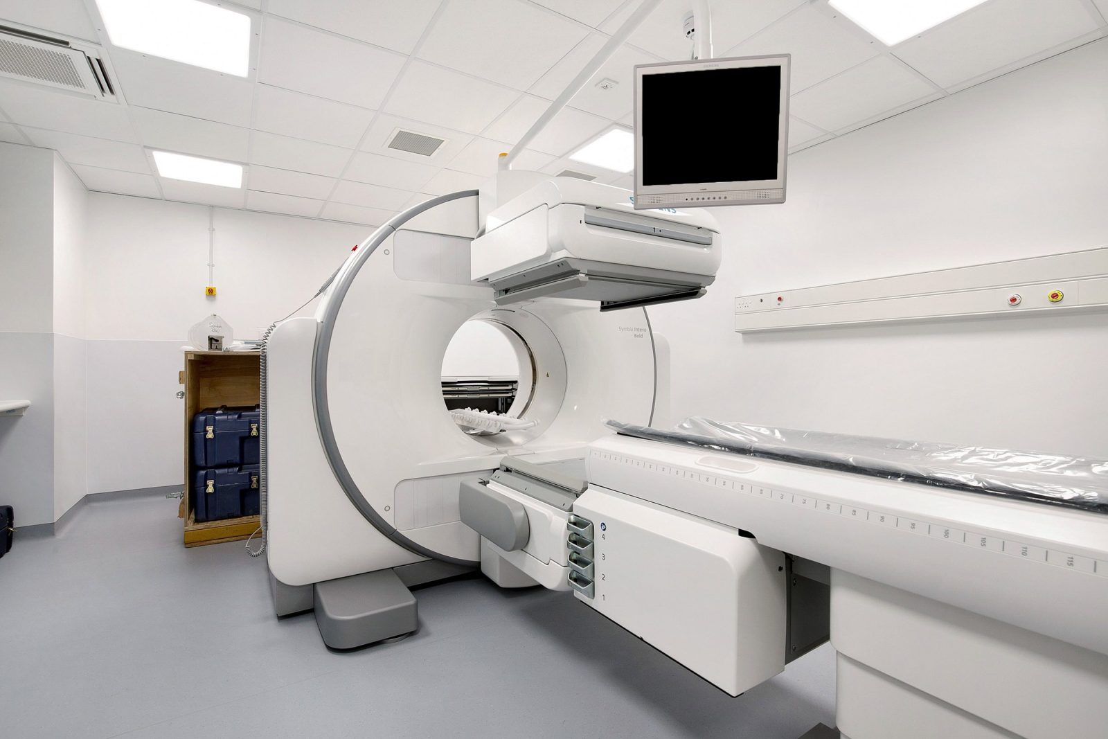 Lister Hospital – CT Scanner, photograph 2 of 4