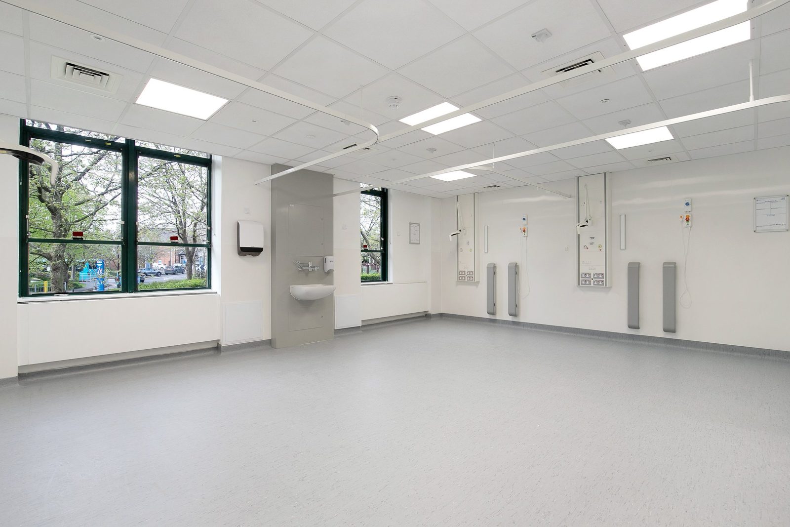 Medway Hospital – Ruby Ward, photograph 2 of 6