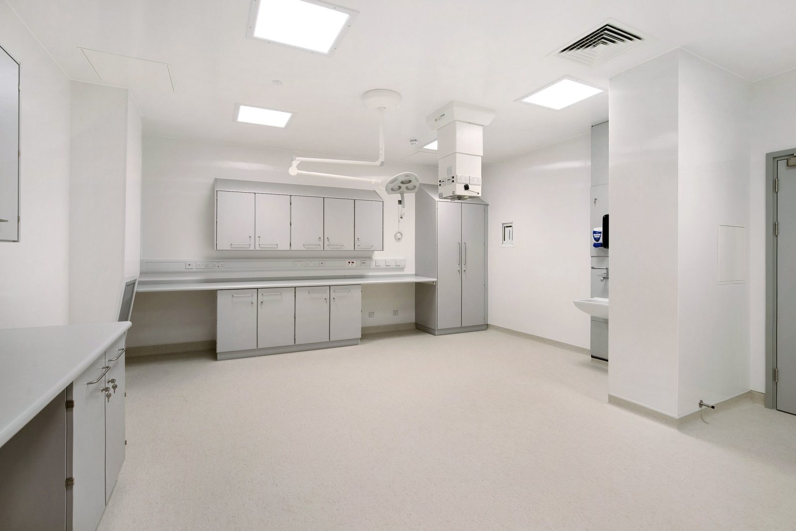 Central Middlesex Hospital – Endoscopy, photograph 3 of 4
