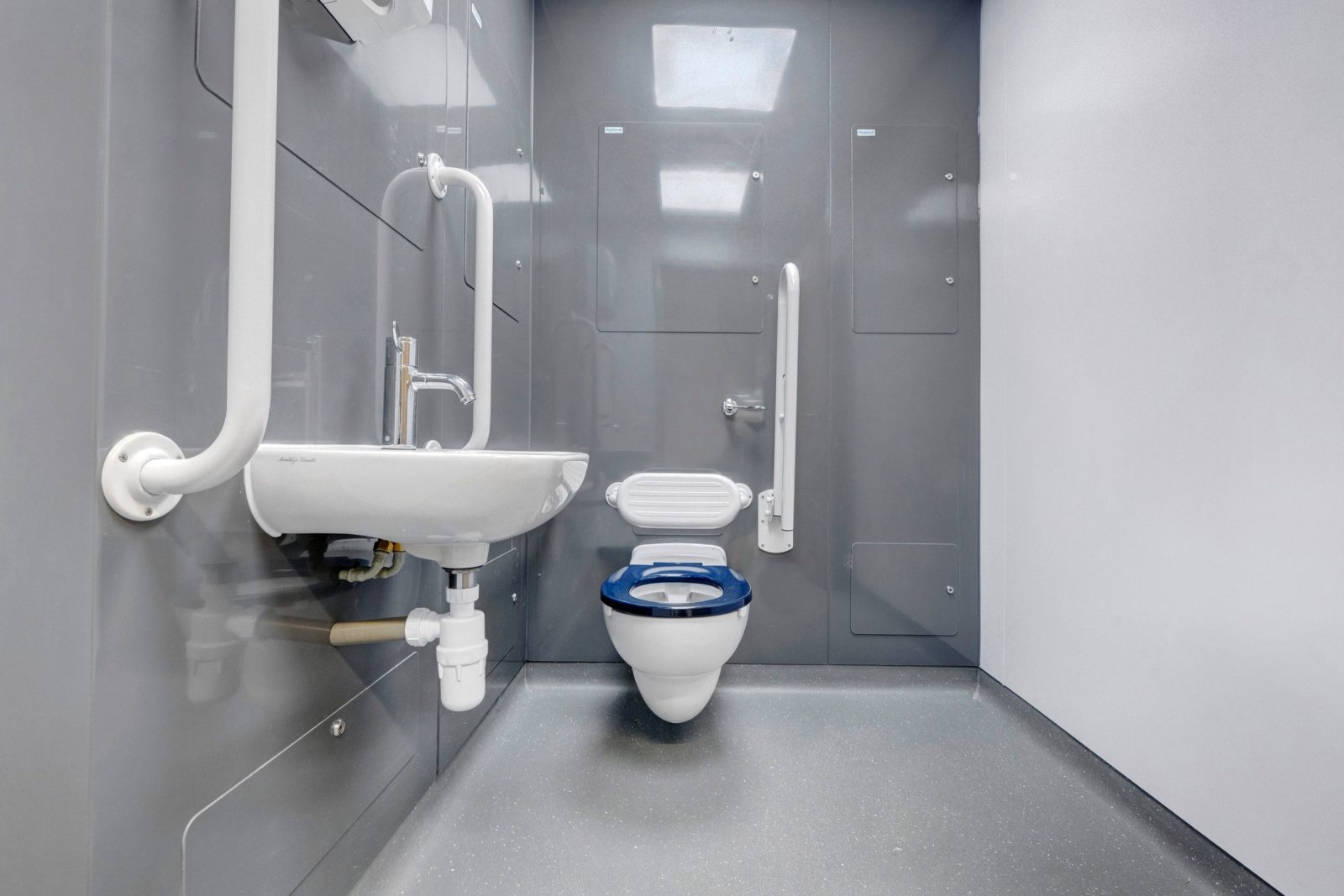 Broomfield Hospital – UTC Ward, photograph 5 of 8