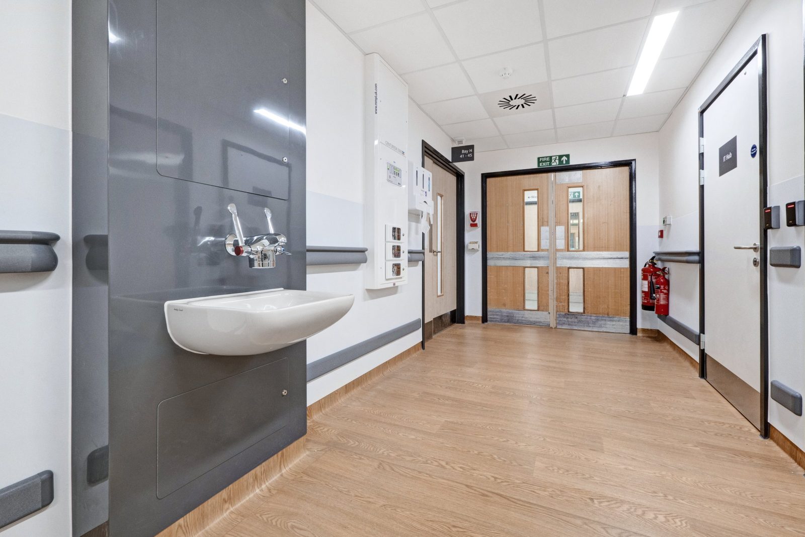 Barnet Hospital – Acute Medical Unit, photograph 9 of 18