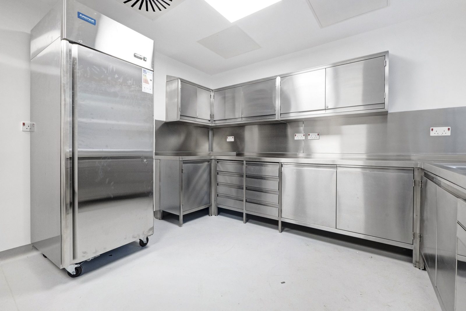 Barnet Hospital – Acute Medical Unit, photograph 13 of 18