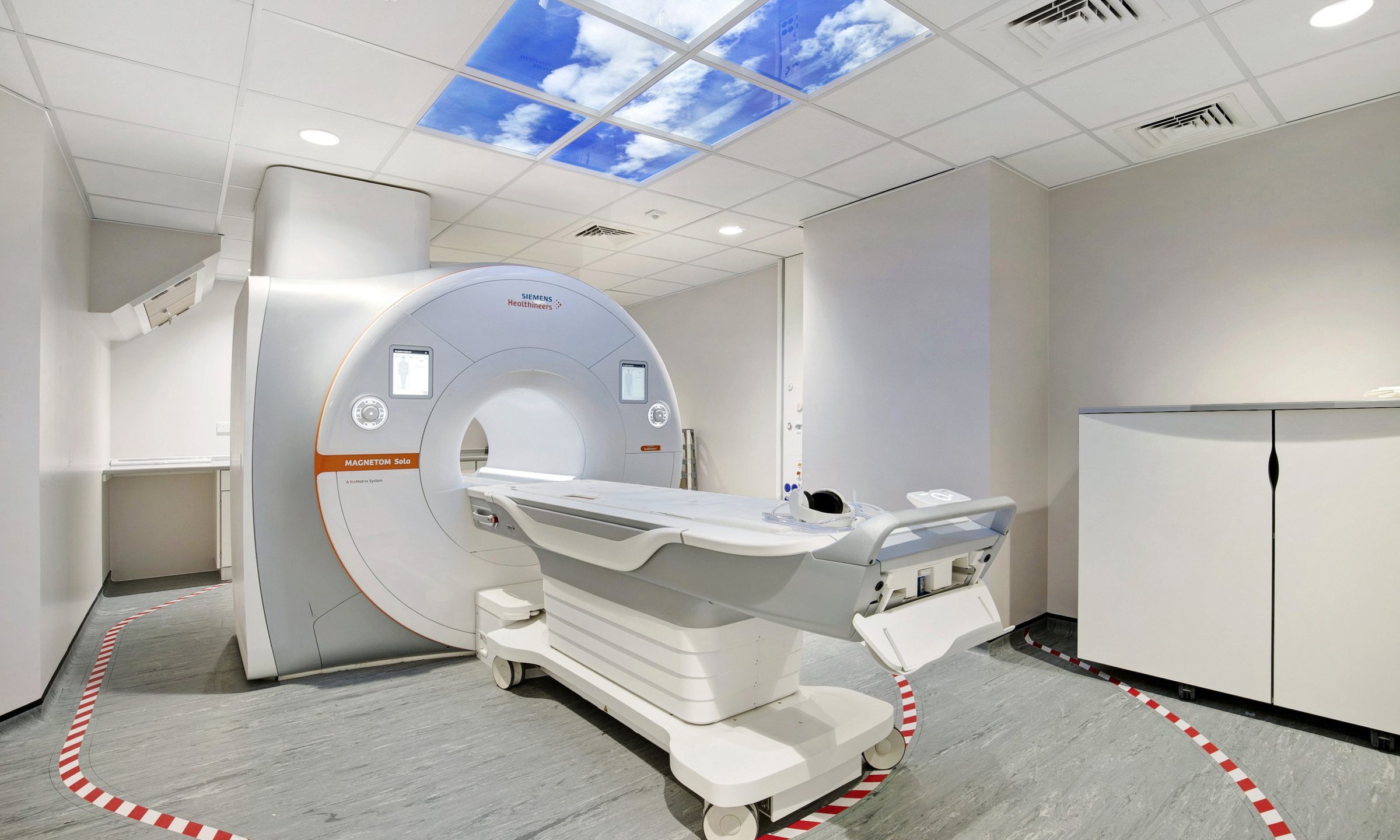 North Middlesex University Hospital – MRI, photograph 1 of 6